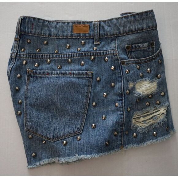 BDG x Urban Outfitters Women's Sz 32 Blue High-Rise Cheeky Studded Denim Shorts - Picture 6 of 6